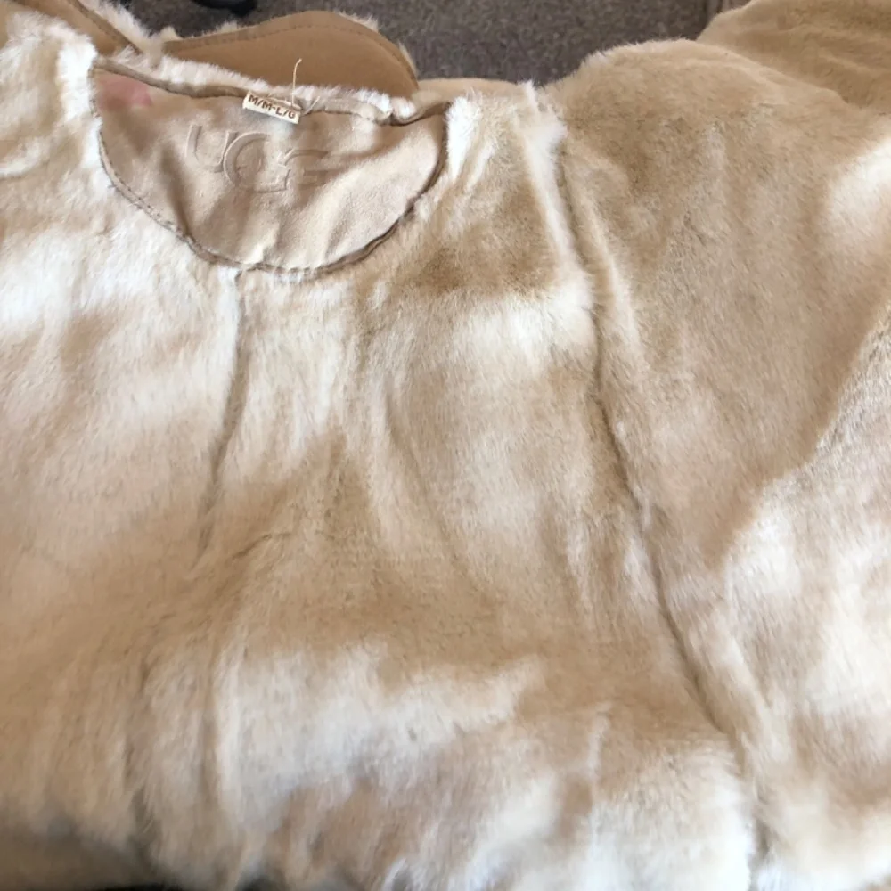Ugg skirt size Large Eskimo furr